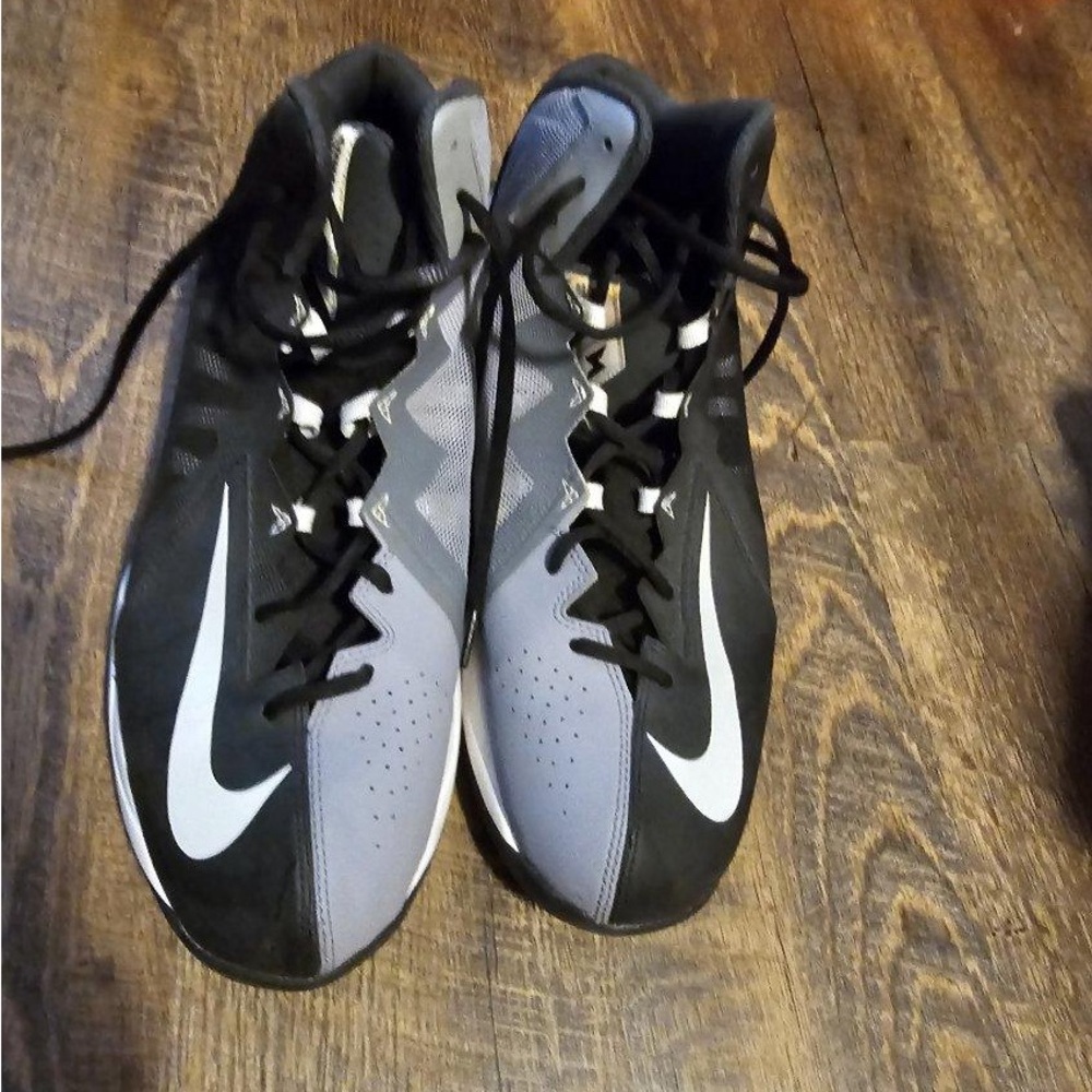 Nike Men's Stutter Step 2